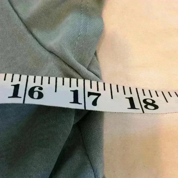 Cute top - Picture 4 of 6